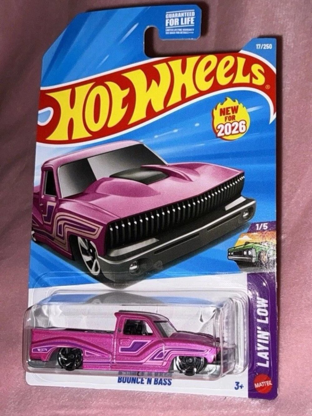 2026 HOT WHEELS BOUNCE’N BASS LOWRIDER PICKUP TRUCK LAYIN’ LOW 1/5 NEW FOR 2026